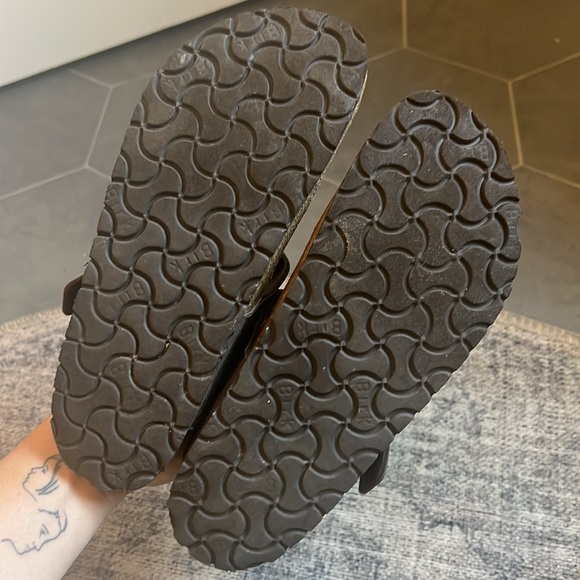 Women’s Birkenstock Gizeh Sandals - Picture 3 of 3